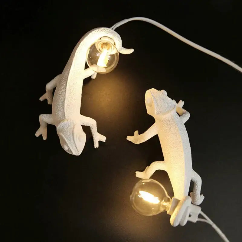 White decorbites chameleon figure resin wall lamp with exposed bulb fixture for bedroom night light decor