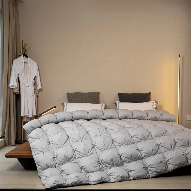 Light gray quilted comforter with plush diamond-stitched design white goose down thick warm autumn winter duvet